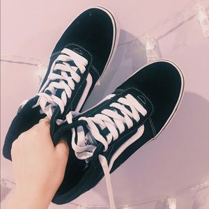 vans sneakers!!